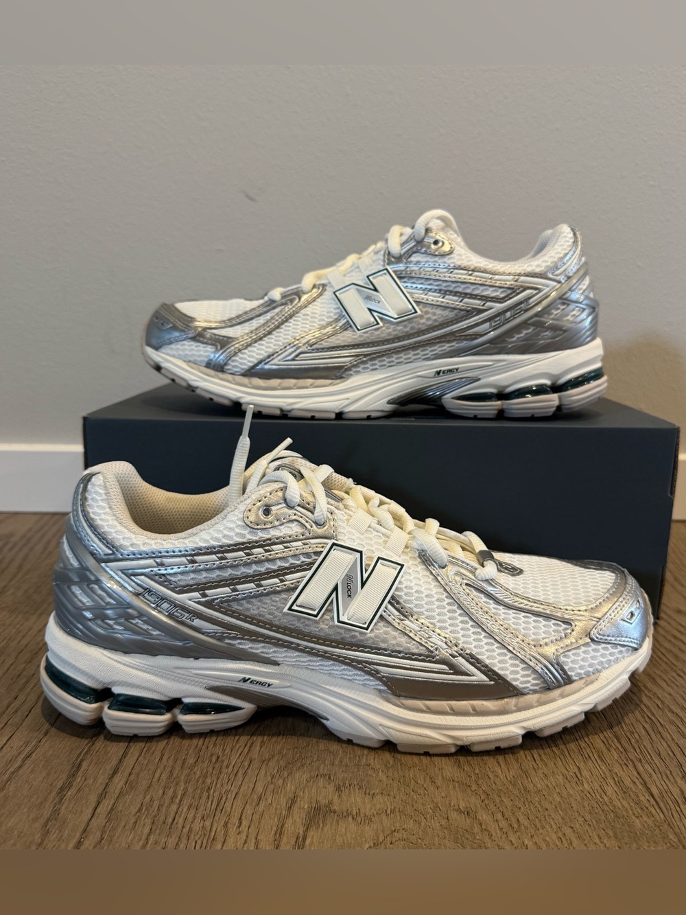 New Balance 1906R Silver Metallic Sea Salt